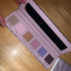 Dominique Cosmetics Eyeshadow Palette